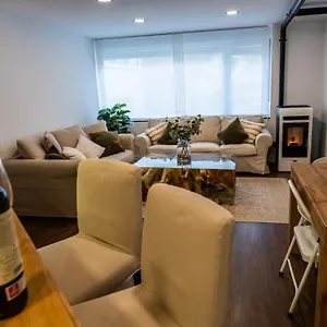 Fantastic Brand New In Location Just Few Steps From The Slope! Private Parking Sierra Nevada